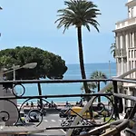 Ξενοδοχείο Regina 3*