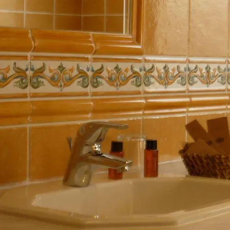Regina Hotell 3*