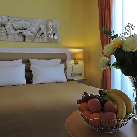 Regina Hotell 3*