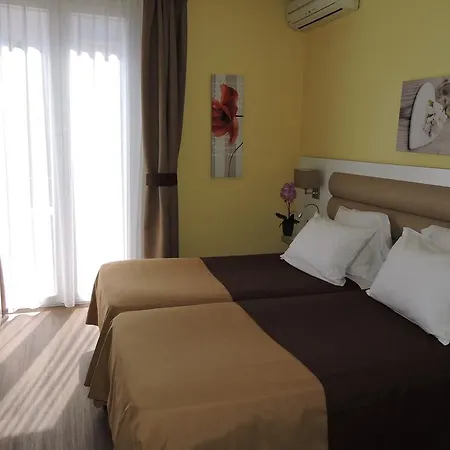 Regina 3* Κάννες