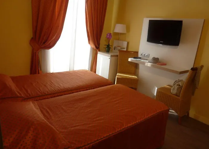 Regina Hotell 3*