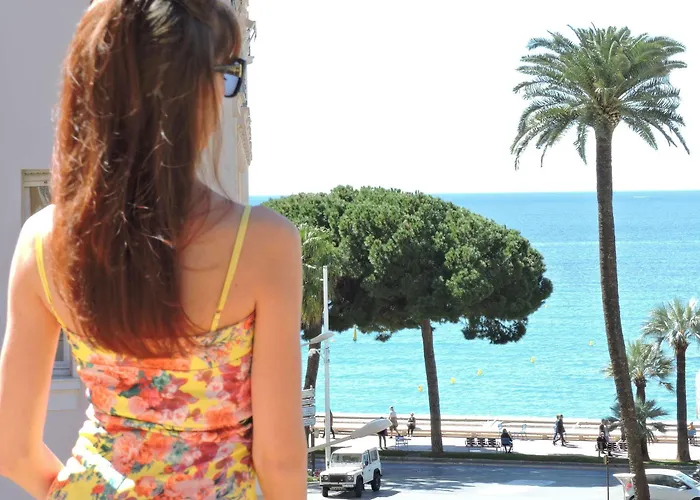 Regina Hotel 3*