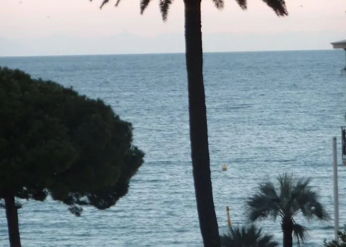 Hotel Regina Cannes