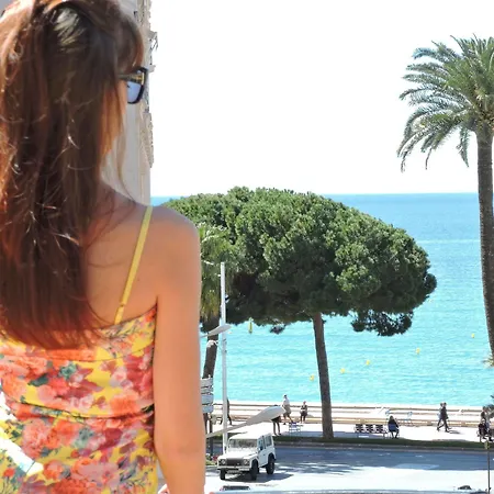 Regina Hotel 3*